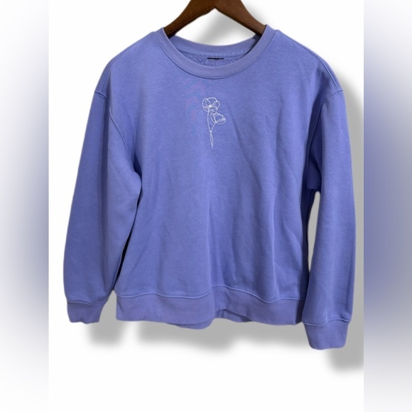 No Label Tops - Periwinkle Hand-Embroidered Poppy Flower Cozy Sweatshirt Minimalist Small